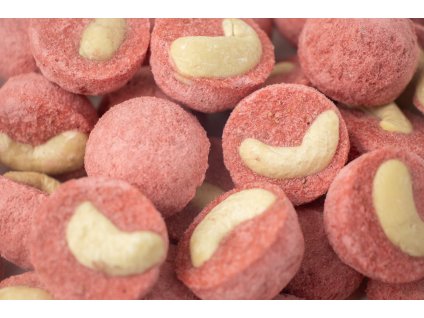 Kešu v jahodové krustě 50 g